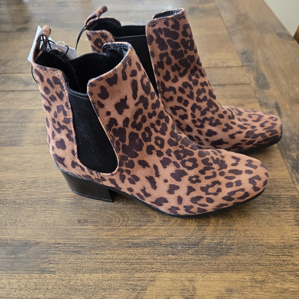 A New Day Ellie Cheetah Chelsea Boots Brown Black Block‎ Heel Women's 7 NWT